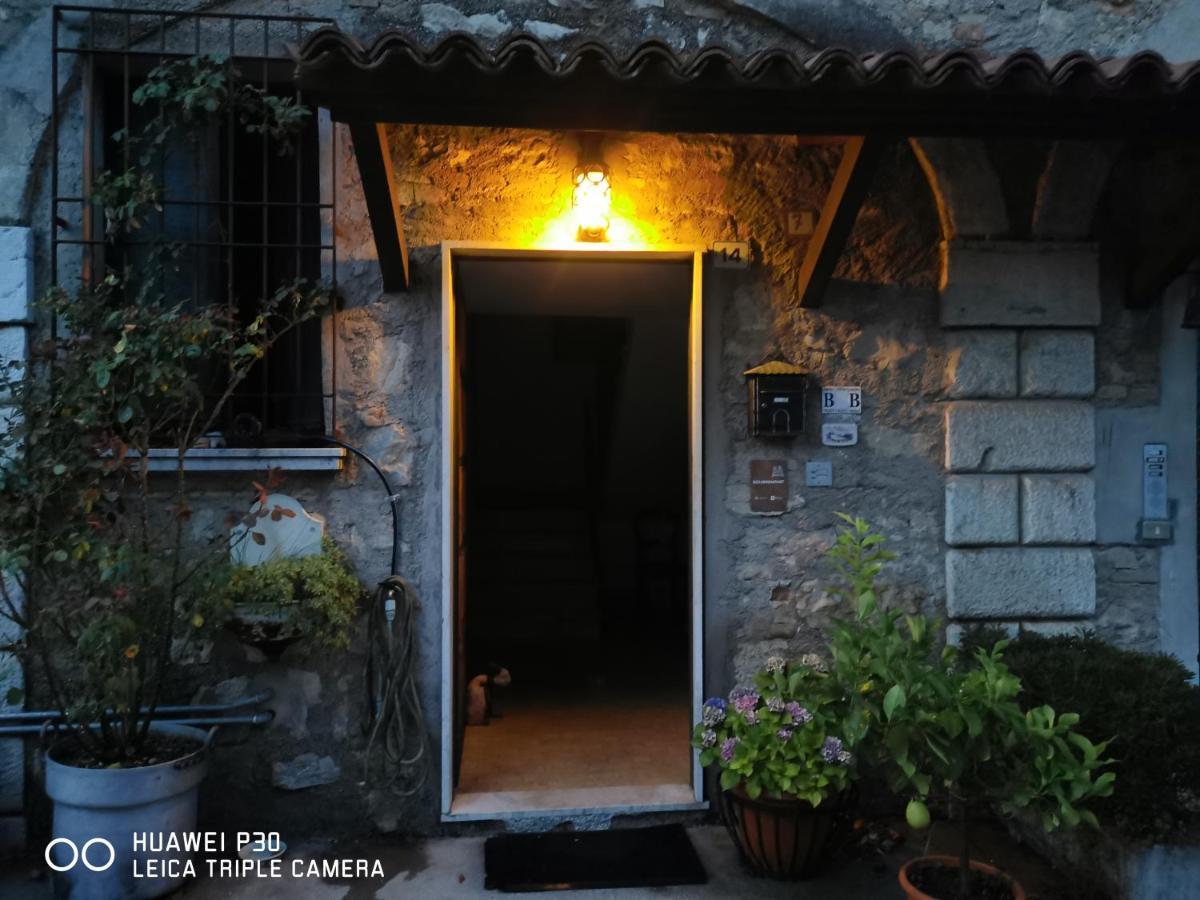 B&B Lamagia Di Corte Moronati Сирмионе Экстерьер фото
