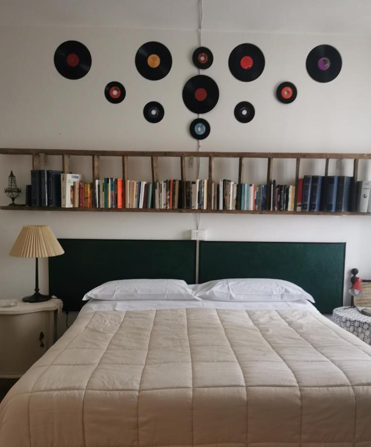B&B Lamagia Di Corte Moronati Сирмионе Экстерьер фото