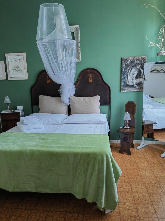 B&B Lamagia Di Corte Moronati Сирмионе Экстерьер фото