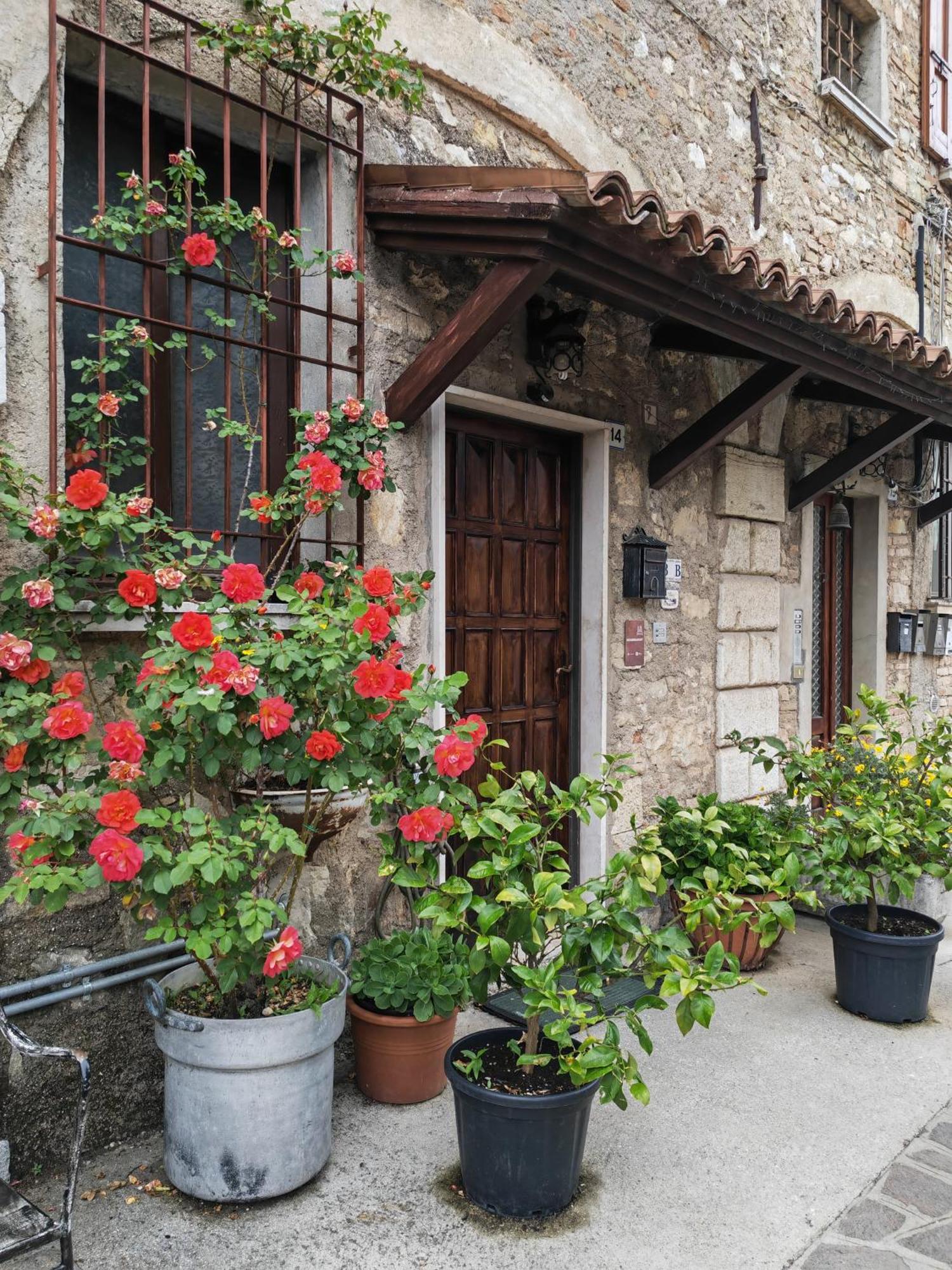 B&B Lamagia Di Corte Moronati Сирмионе Экстерьер фото